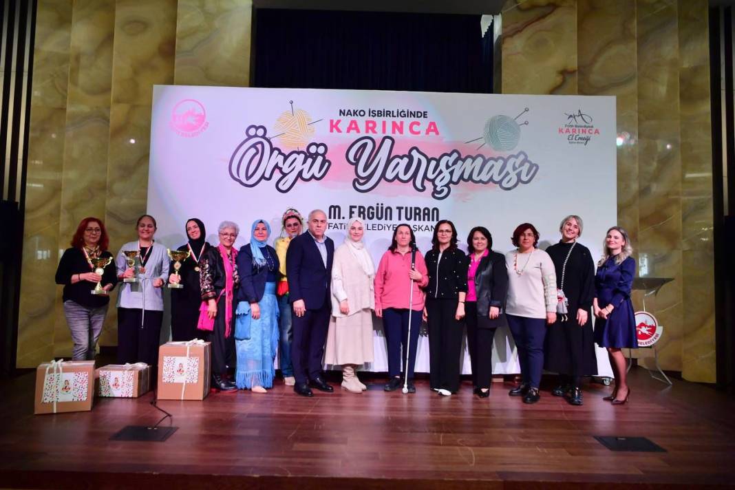 Fatih'te '2. Örgü Yarışması’na büyük ilgi: 500 kadın el emeği için yarıştı 5